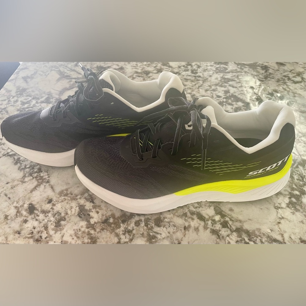 Women’s Scott Pursuit Ride Running Shoes 9.5
